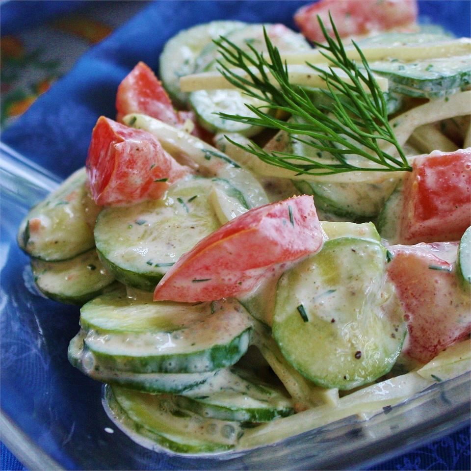 Salad cà chua dưa chuột kem