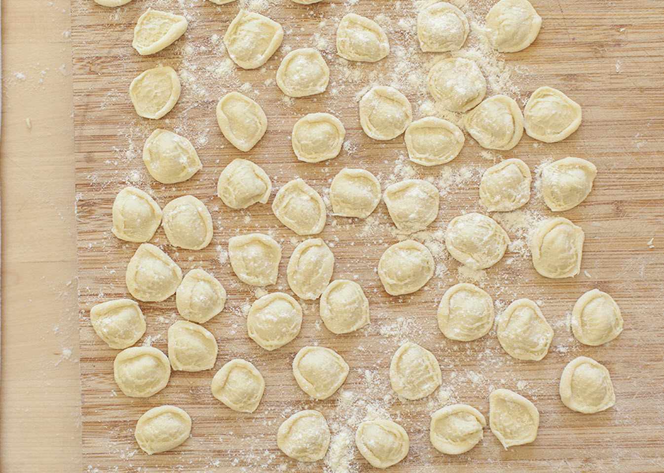 Homemade orecchiette mì ống