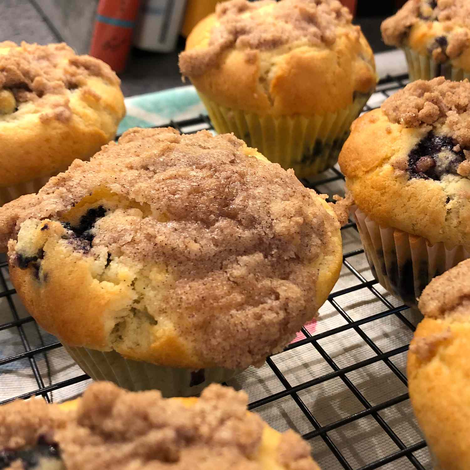 Streusel Topped Blueberry Buffins