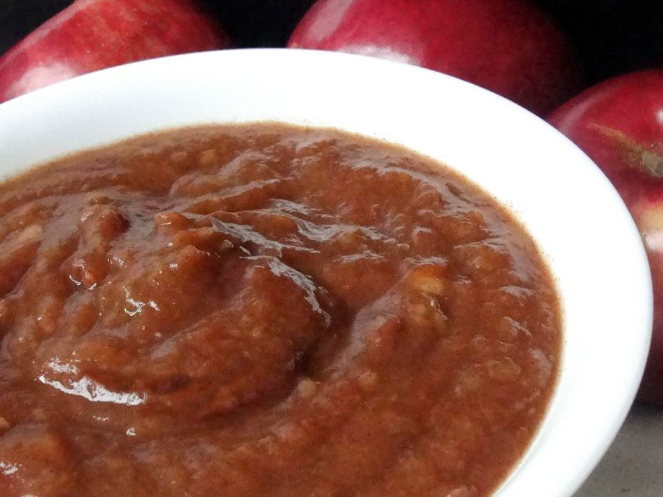 Nồi nấu chậm Applesauce (không thêm đường)