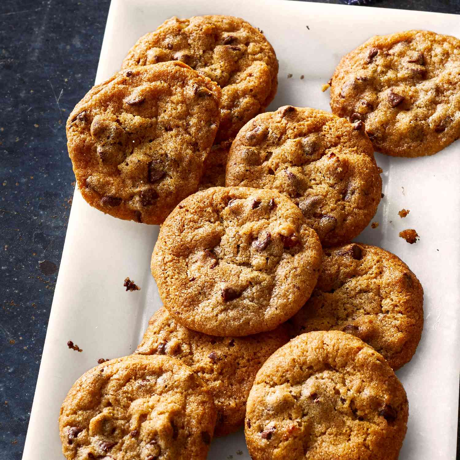 Air Fryer Chocolate Chip Cookie cắn