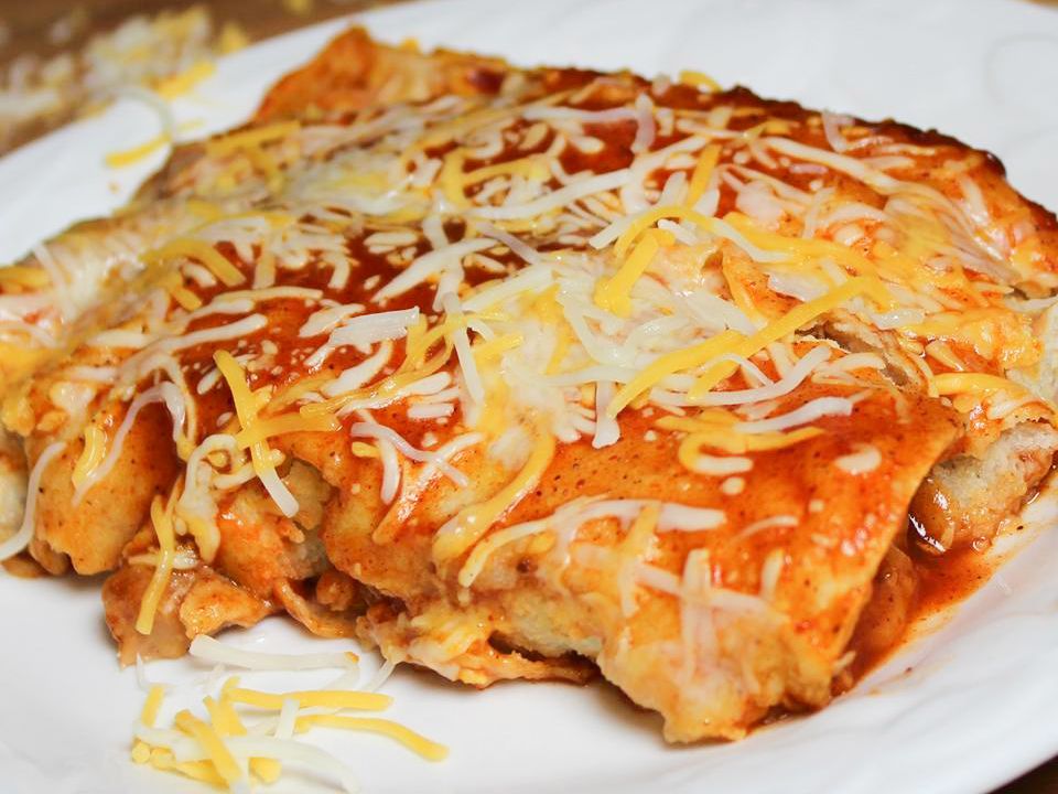 Enchiladas đậu và phô mai