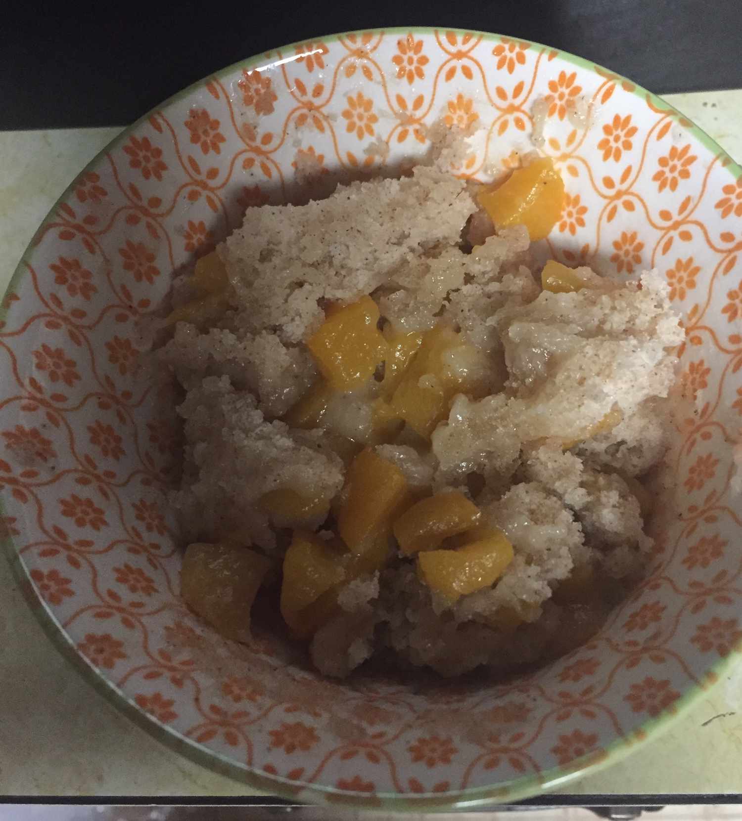 Peach Cobbler trong một cốc