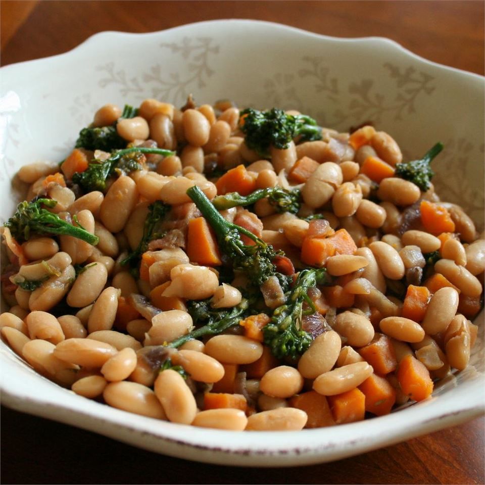 Maple Cannellini Bean Salad với Bông cải xanh trẻ em và Butternut Squash