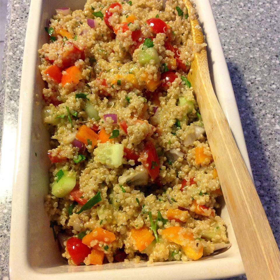 Quinoa Veggie Salad với Zesty Vinaigrette