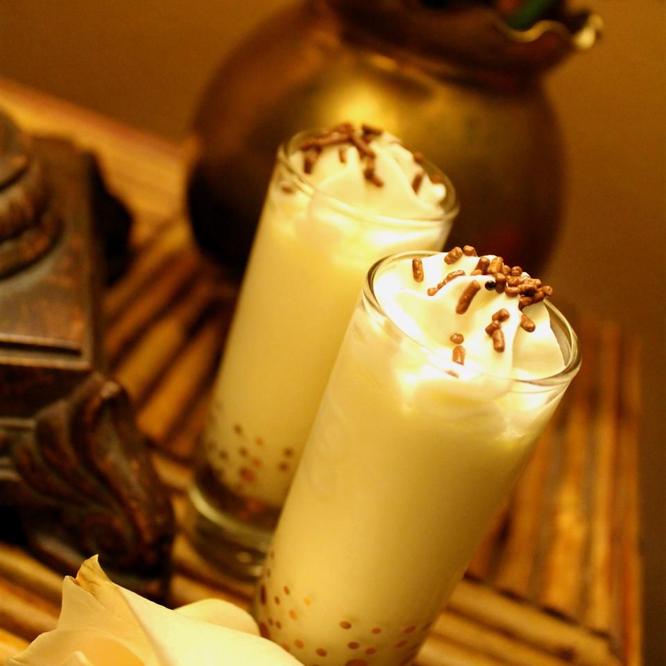 Pia Colada Pudding Shots!