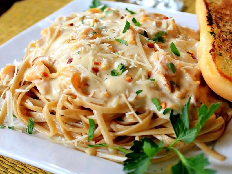 Linguine kem với nước sốt ngao