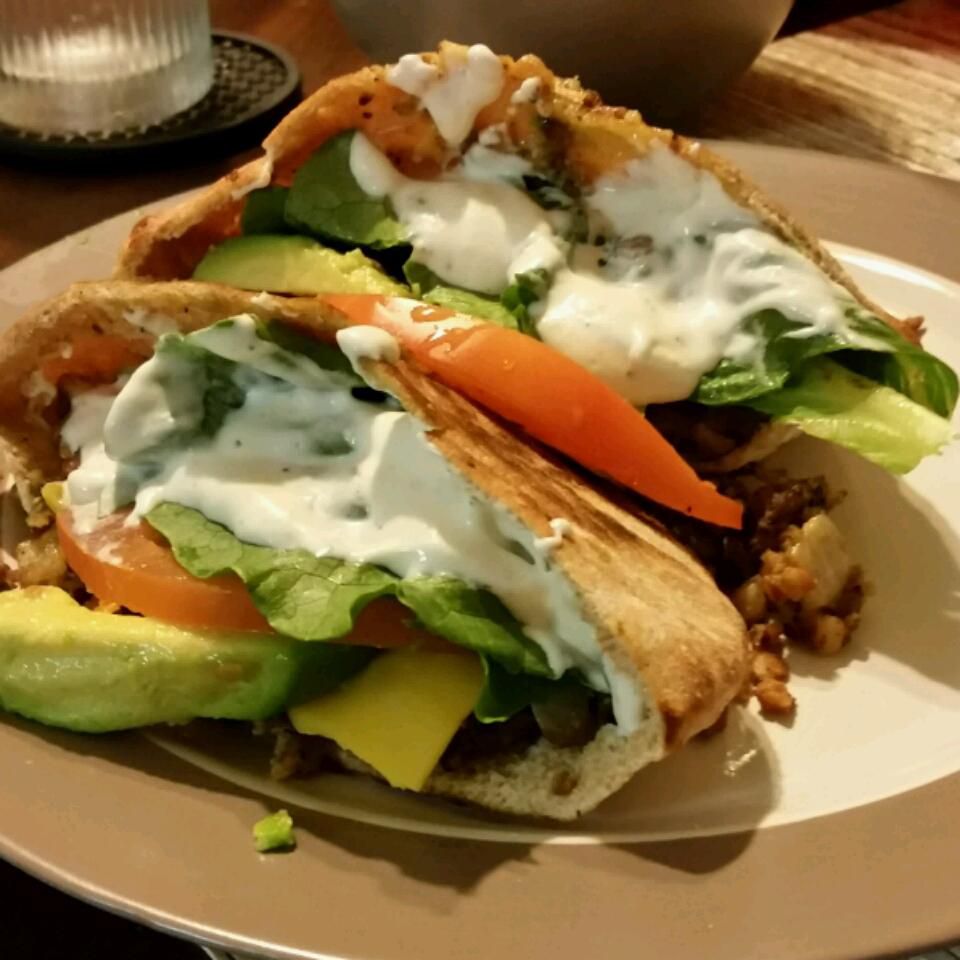 Bánh mì kẹp thịt (ăn chay)