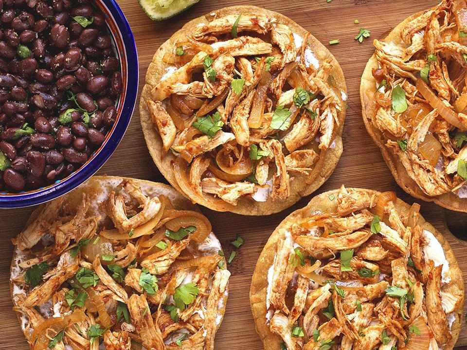 Gà Tinga Tostados