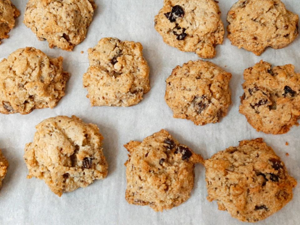 Cookies ngày hạnh nhân nhạt