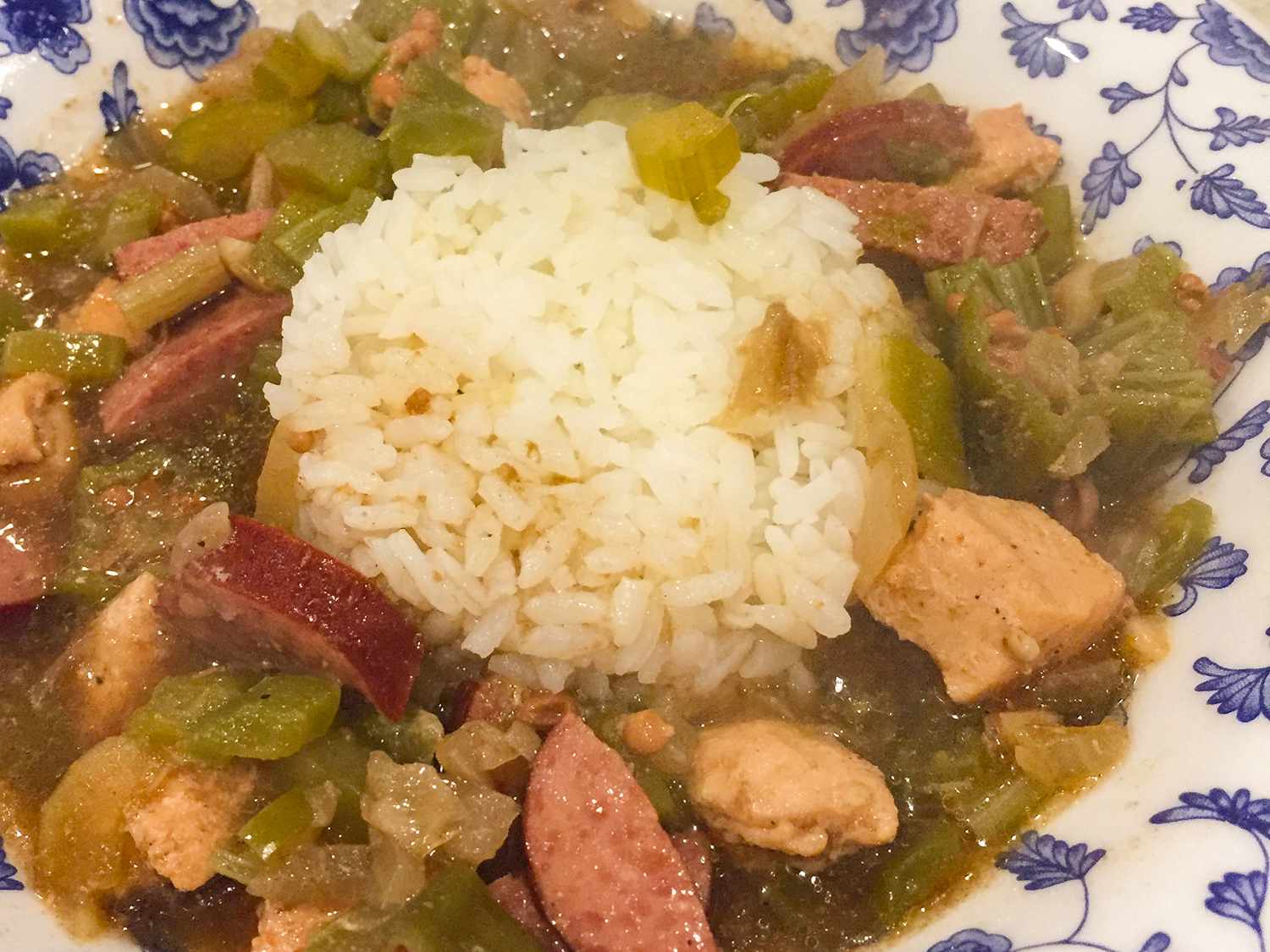 Slow Cooker gà và xúc xích Gumbo