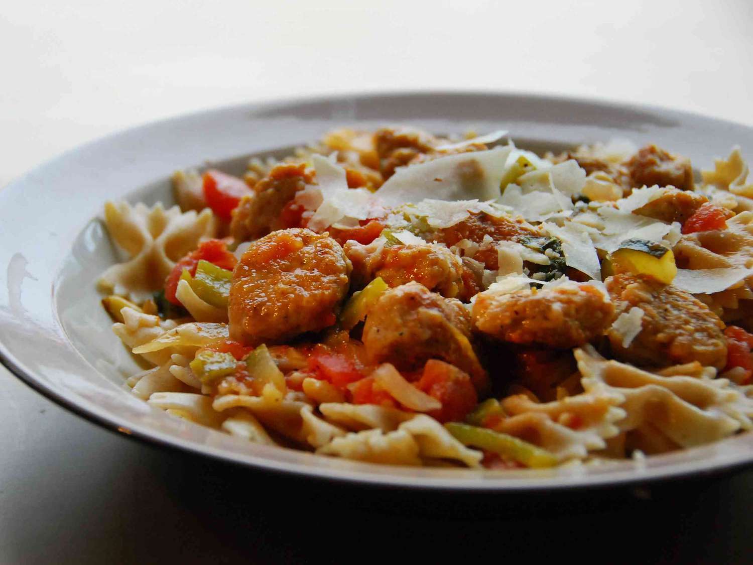 Pasta primavera với xúc xích Thổ Nhĩ Kỳ Ý