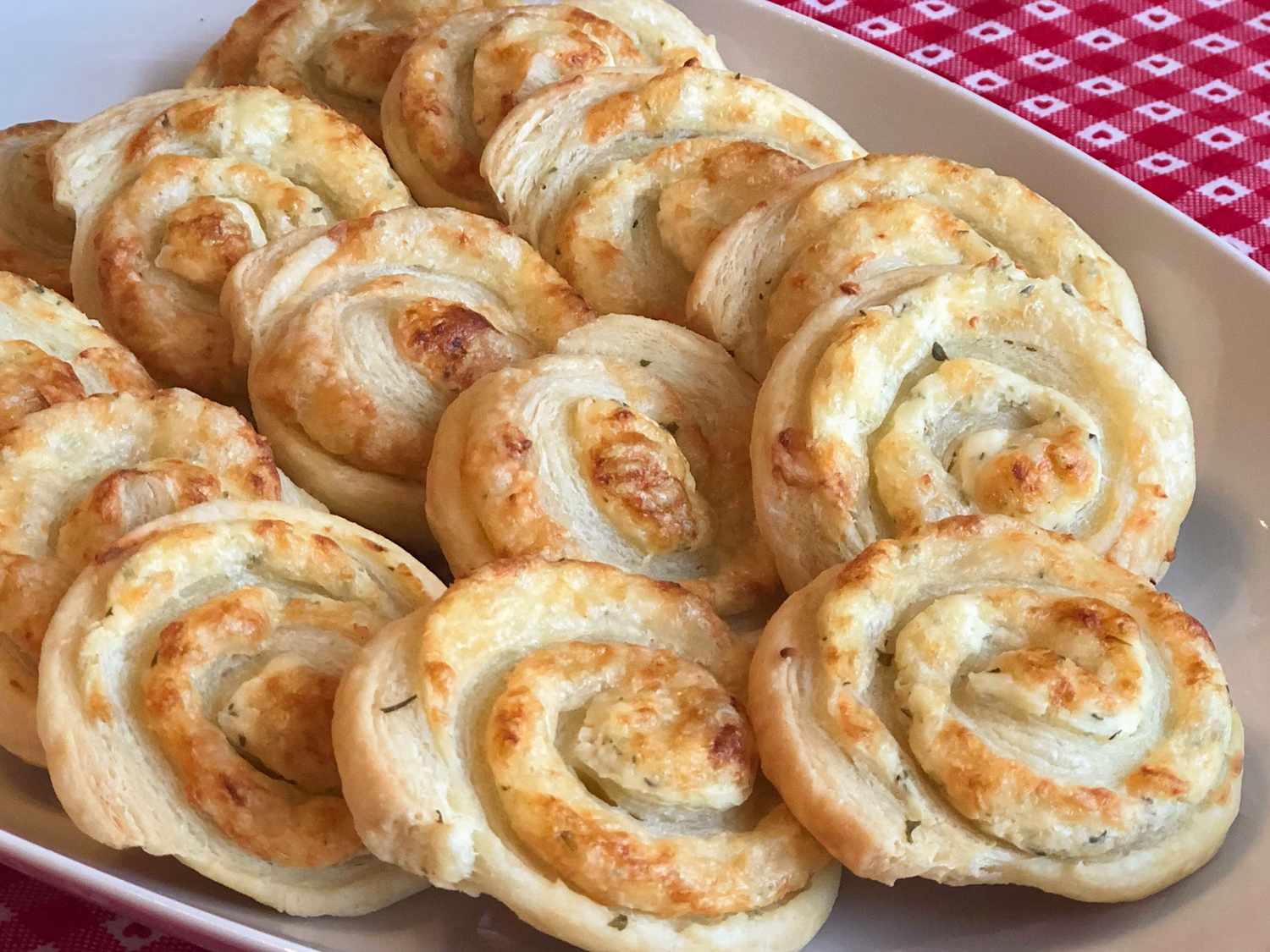 Dễ dàng 3 thành phần phô mai pinwheels