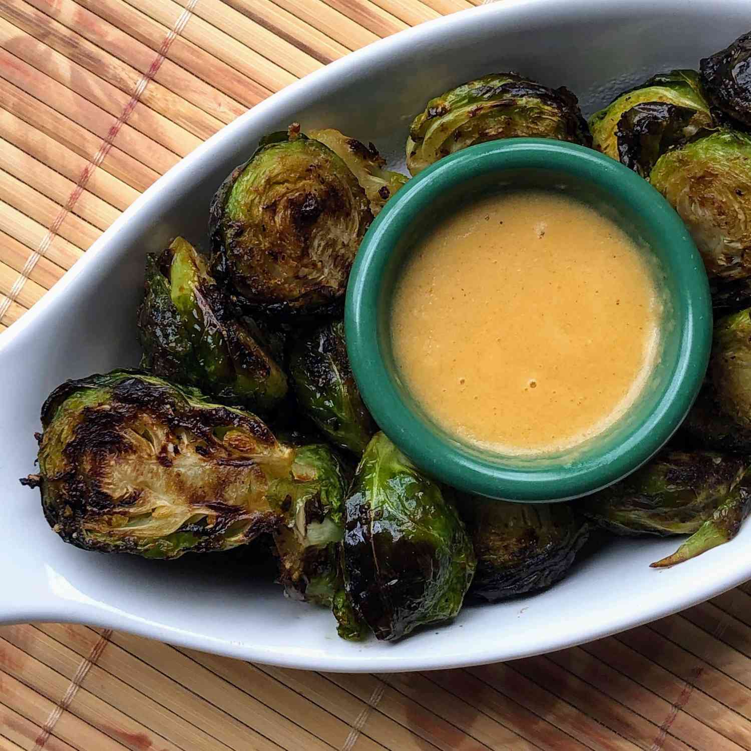 Không khí nồi chiên mù tạt Brussels Sprouts