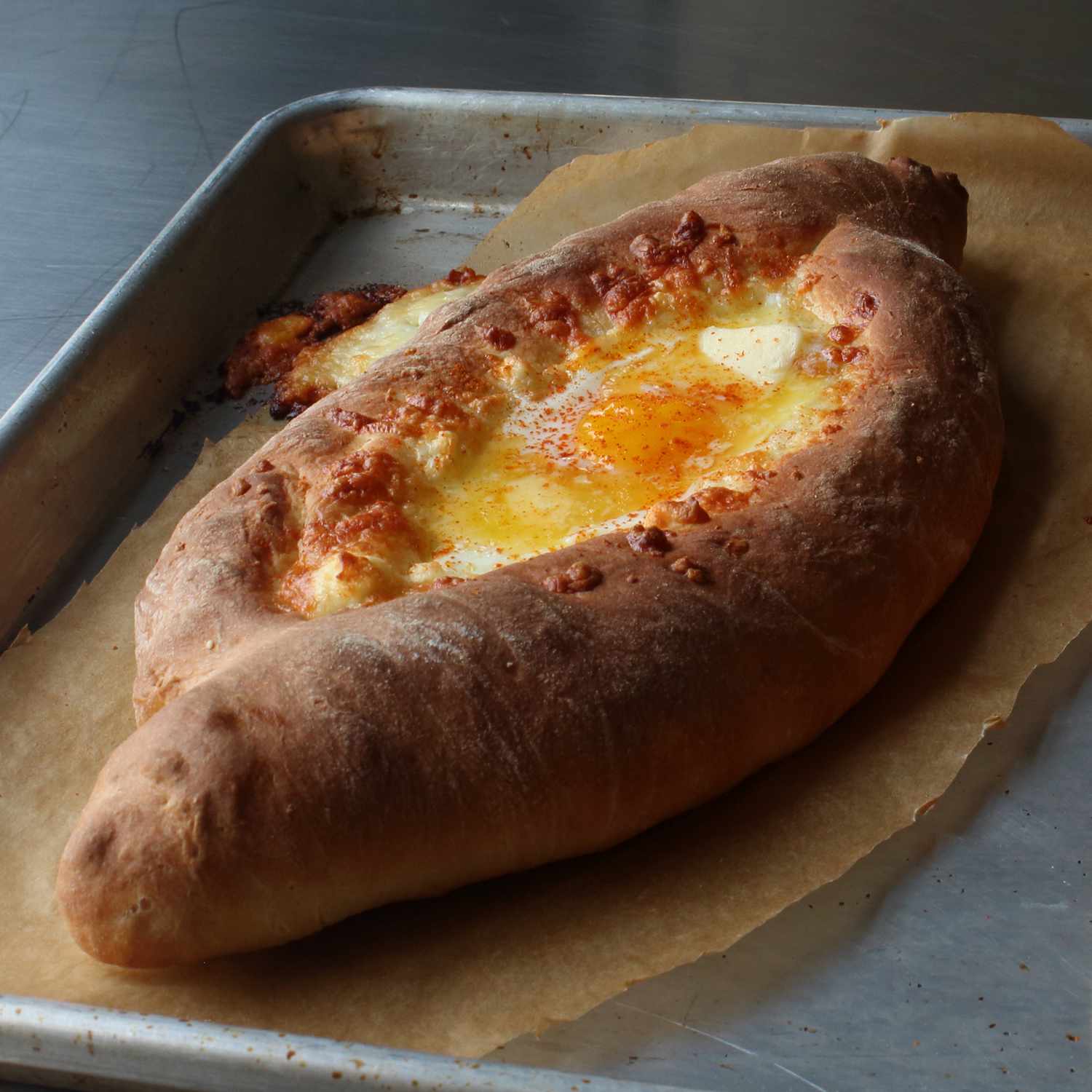 Khachapuri (Bánh mì phô mai Georgia)