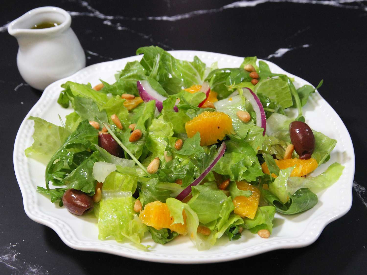 Salad Romaine với cam và ô liu