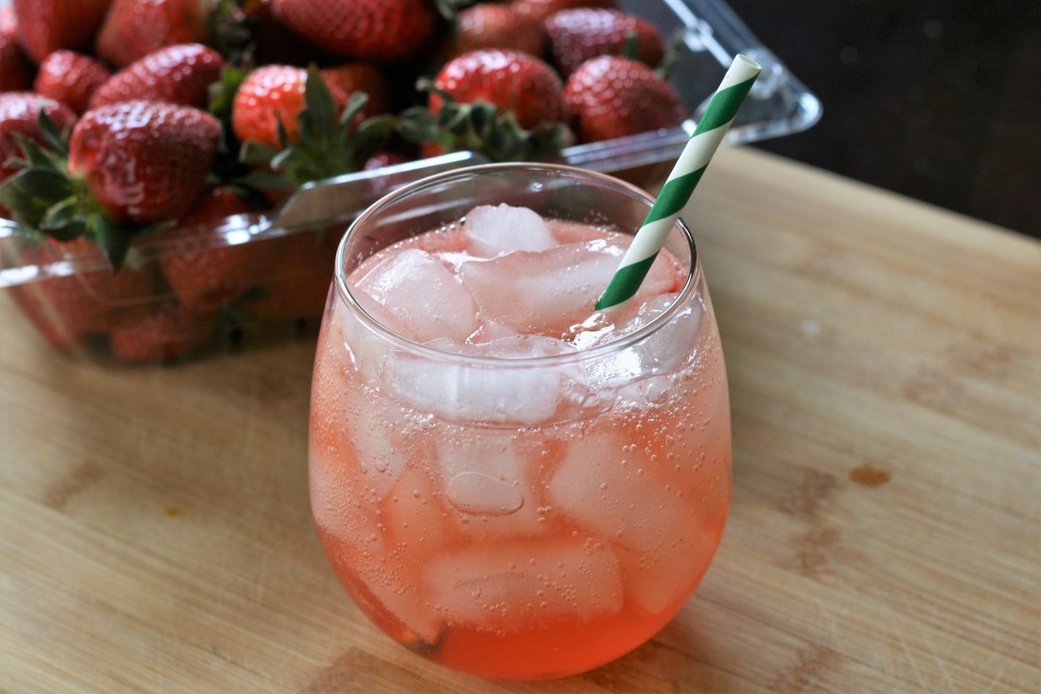 Gin-berry fizz