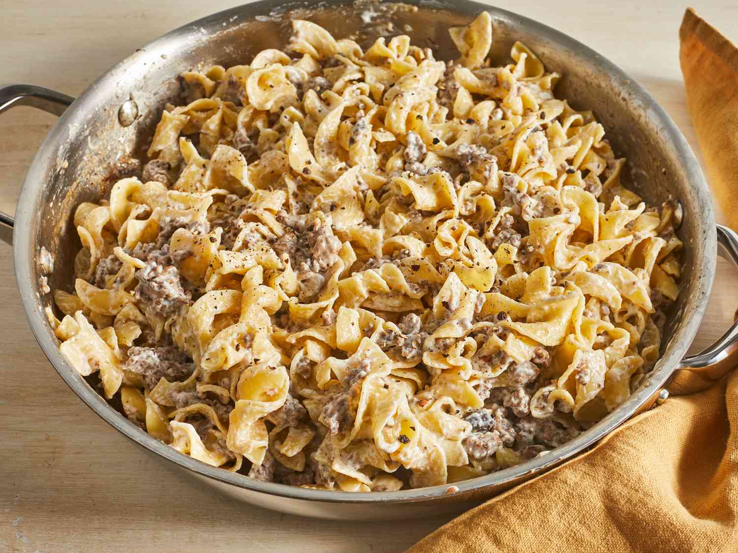 Thịt bò đơn giản Stroganoff