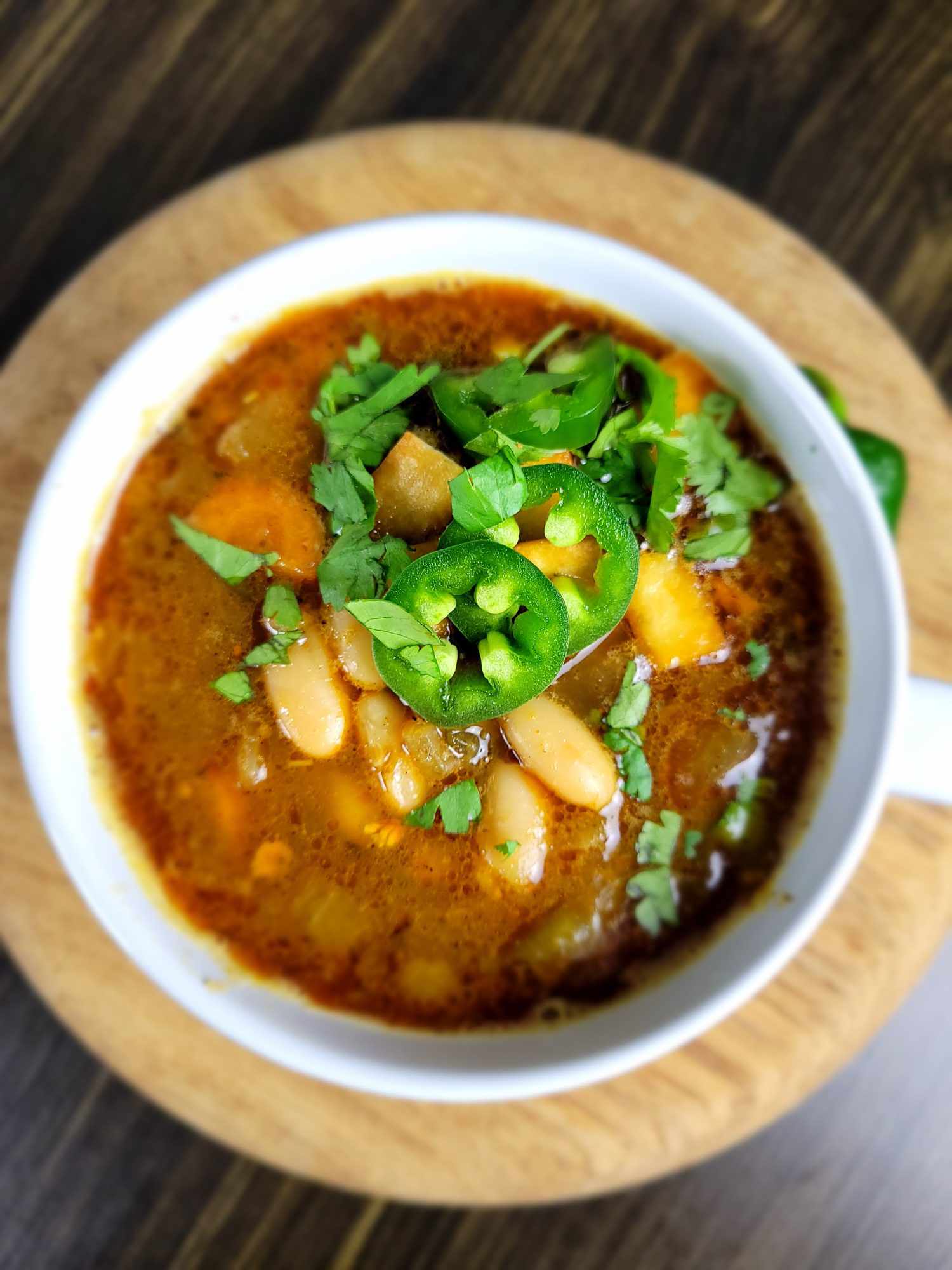 Súp đậu trắng và tomatillo