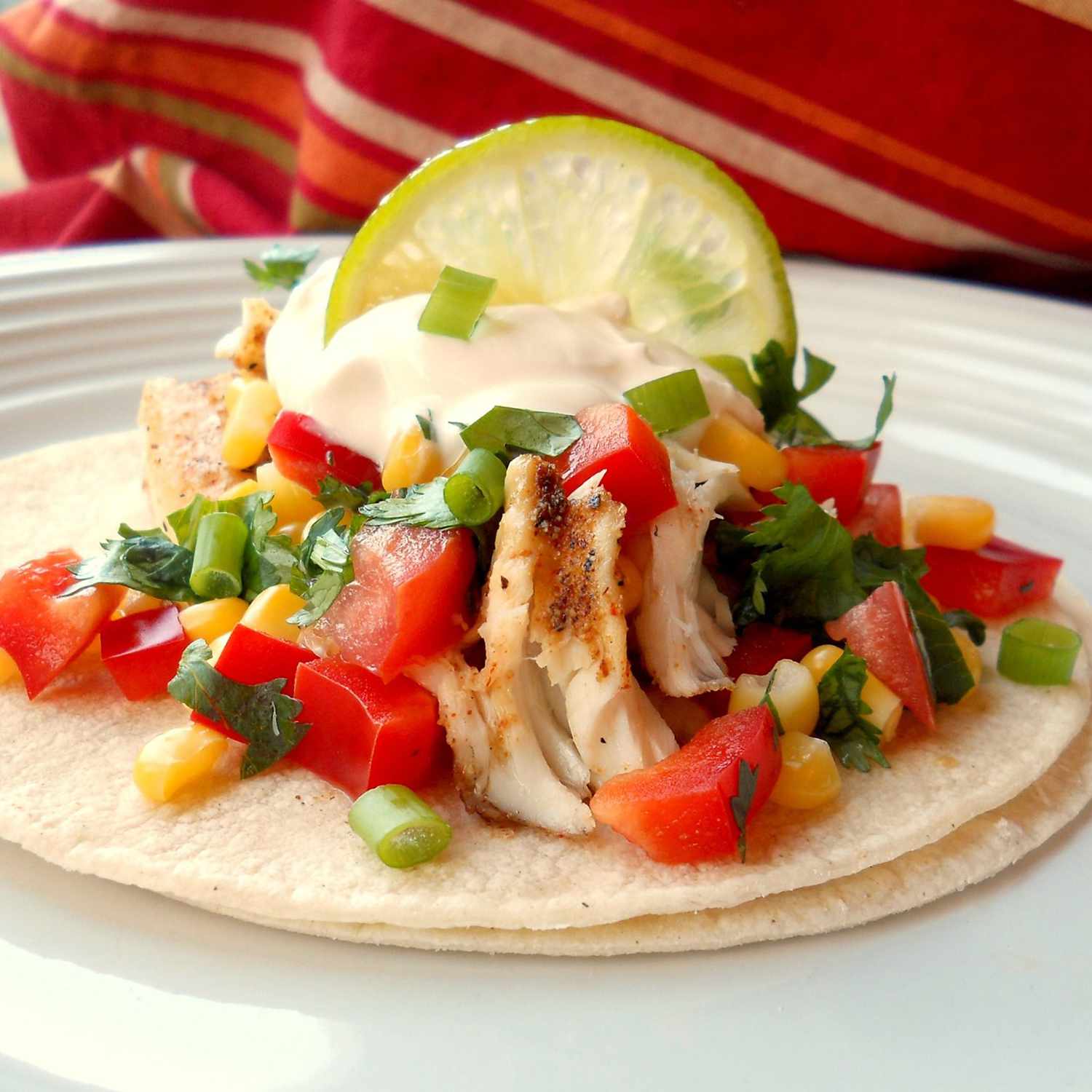 Cá tacos cá bốc lửa với salsa giòn