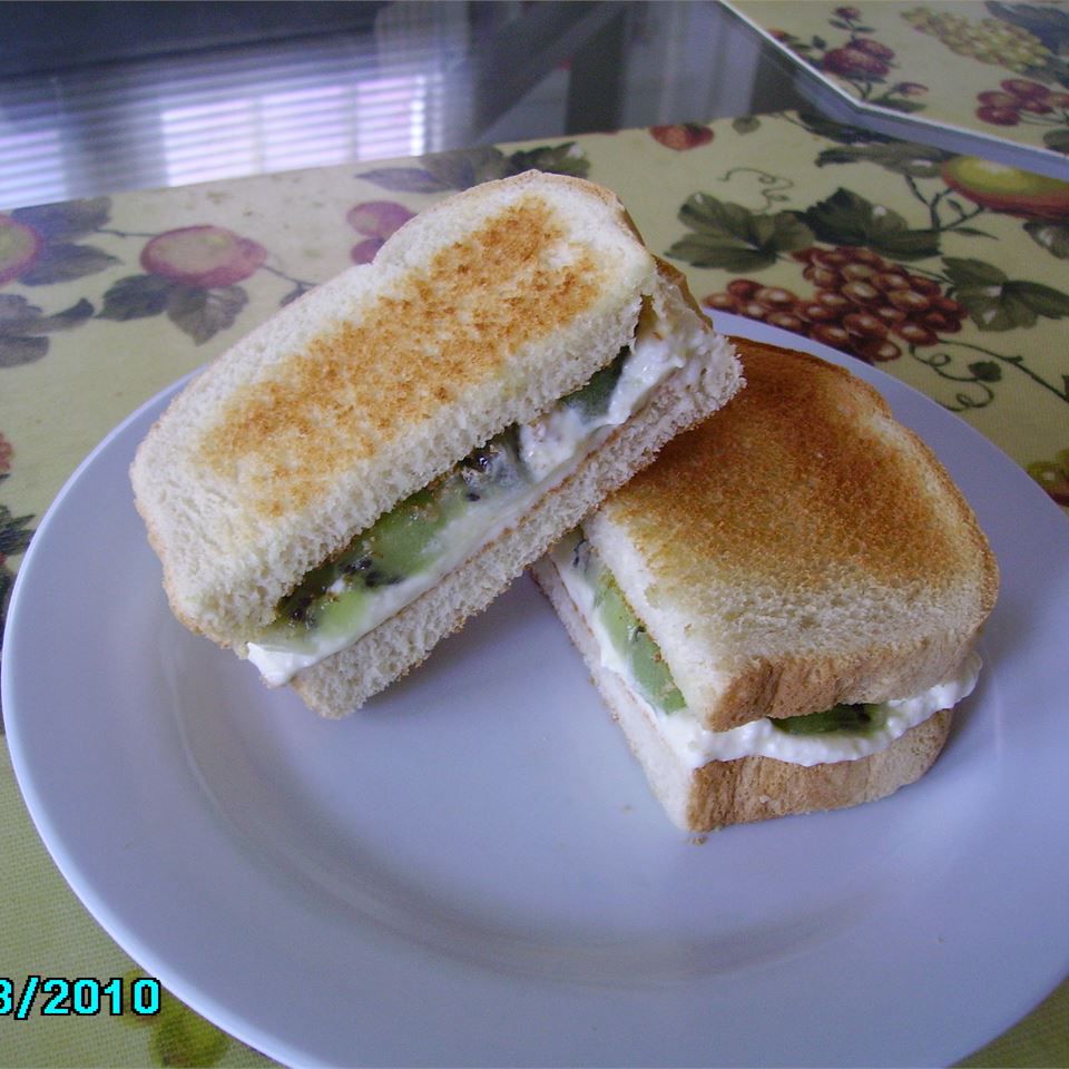 Sandwich Kiwi kem