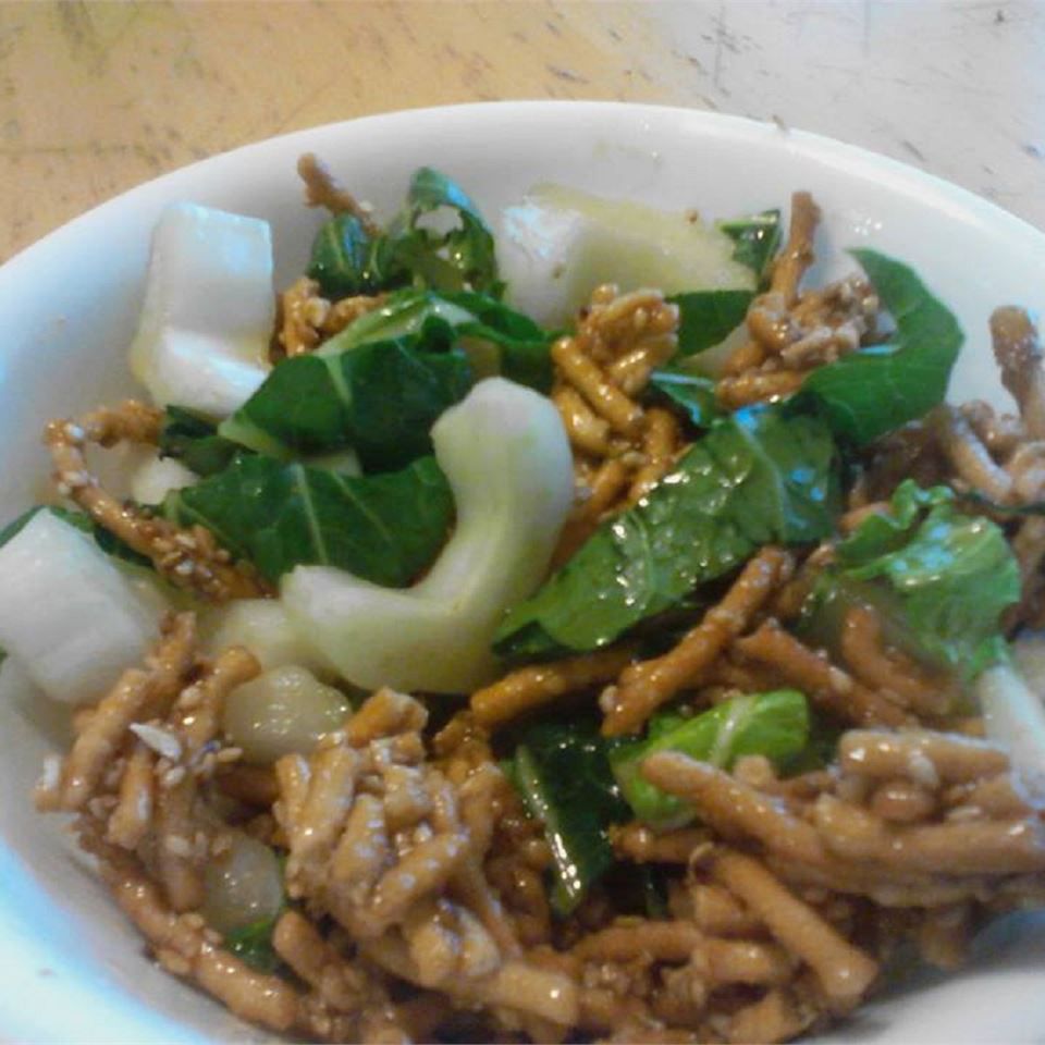 Bok Choy Salad với Chow Mein