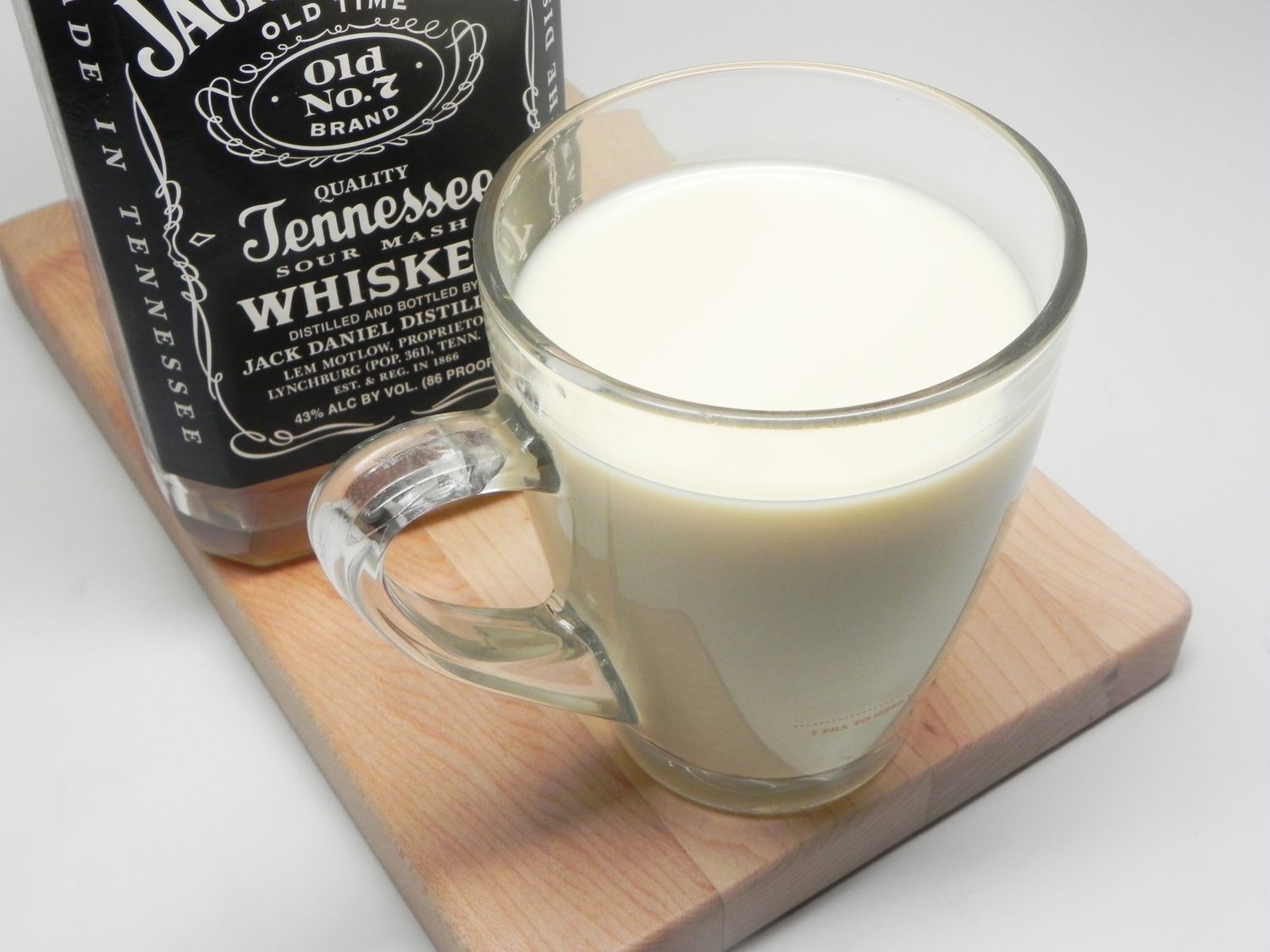 Jack Daniels rất vui vẻ Eggnog