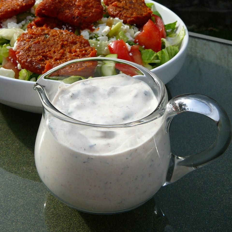 No-Mayonnaise Ranch mặc quần áo