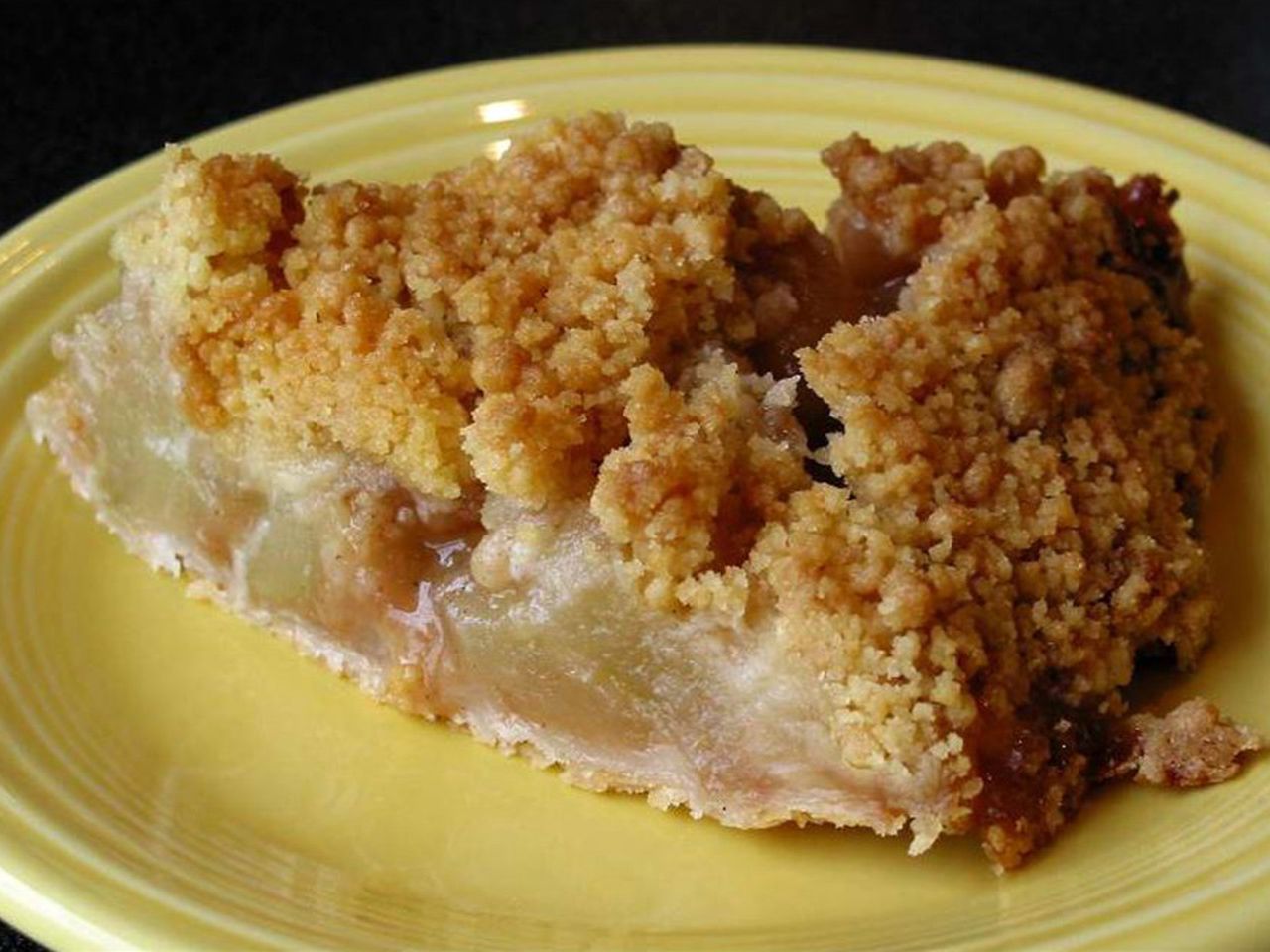 Apple Crunch Pie với sốt vani