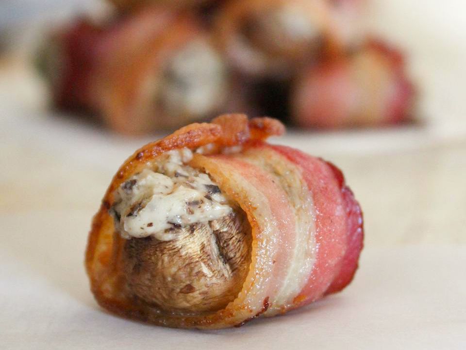 Bacon bọc nấm nhồi