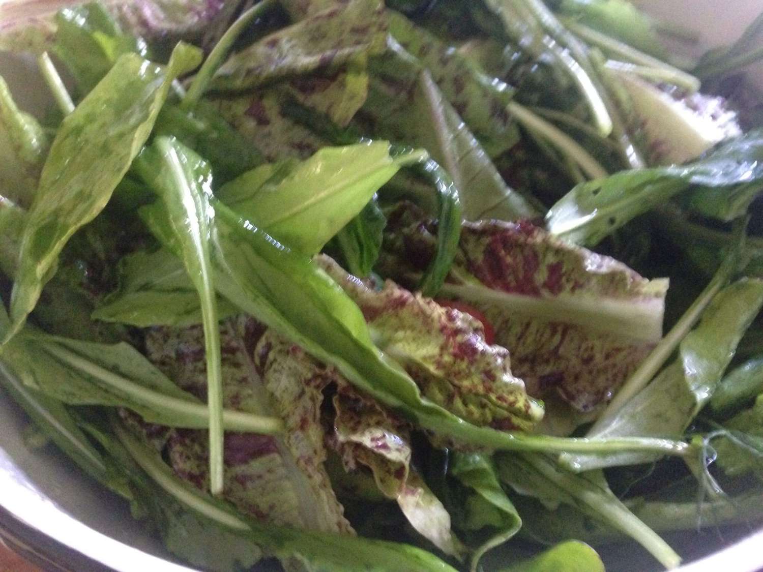 Dễ dàng trộn salad