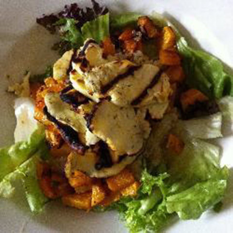 Butternut Squash và Halloumi Salad