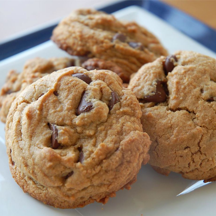 Chewy Peanut Butter Chocolate Chip Cookies