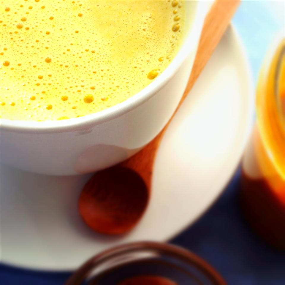 Haldi Ka Doodh (sữa nghệ nóng)