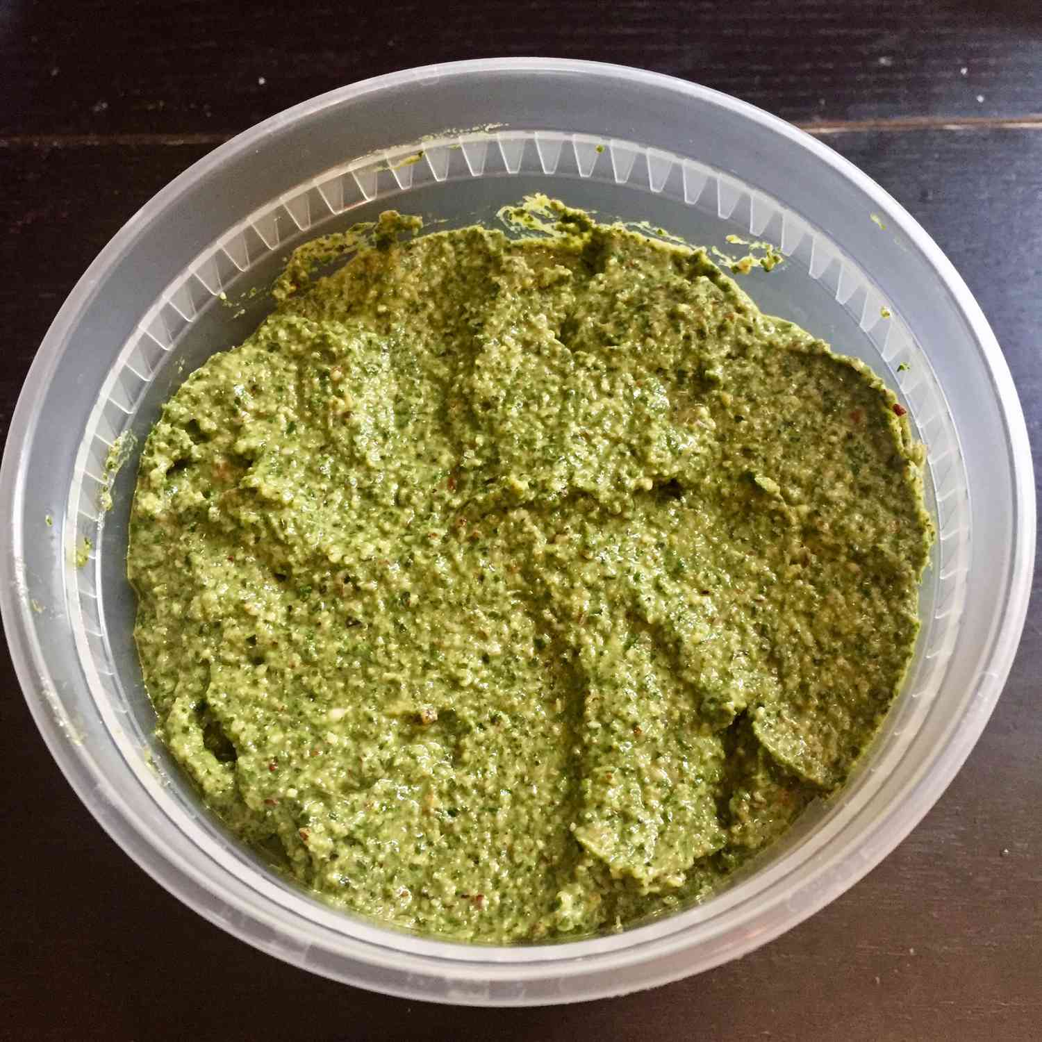 Thụy Sĩ và pecan pesto