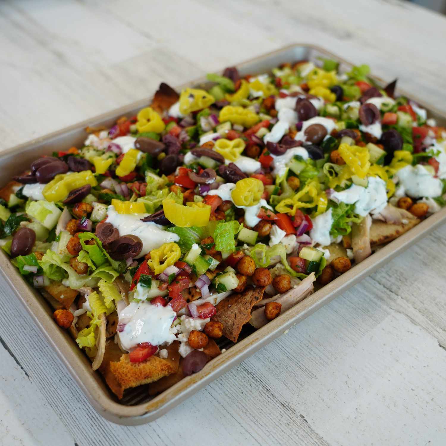 Tấm salad Hy Lạp pan nachos