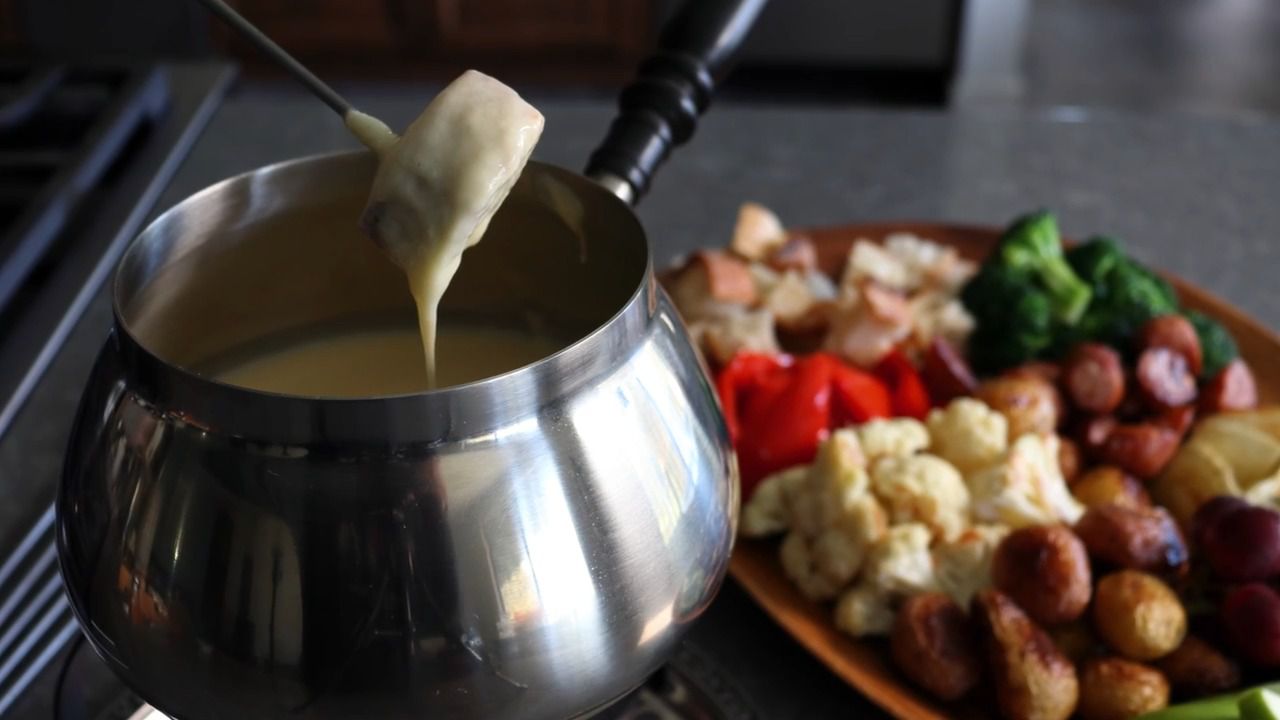 Fondue cổ điển phô mai