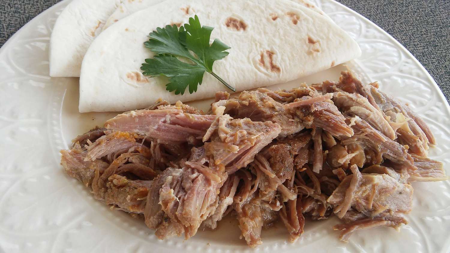 Noker Carnitas chậm