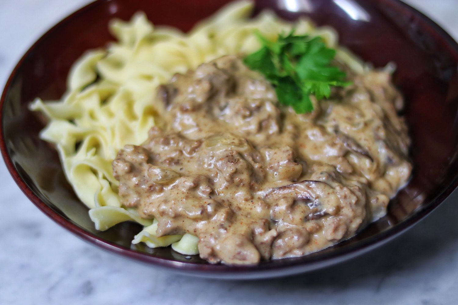 Thịt bò stroganoff với thịt bò xay