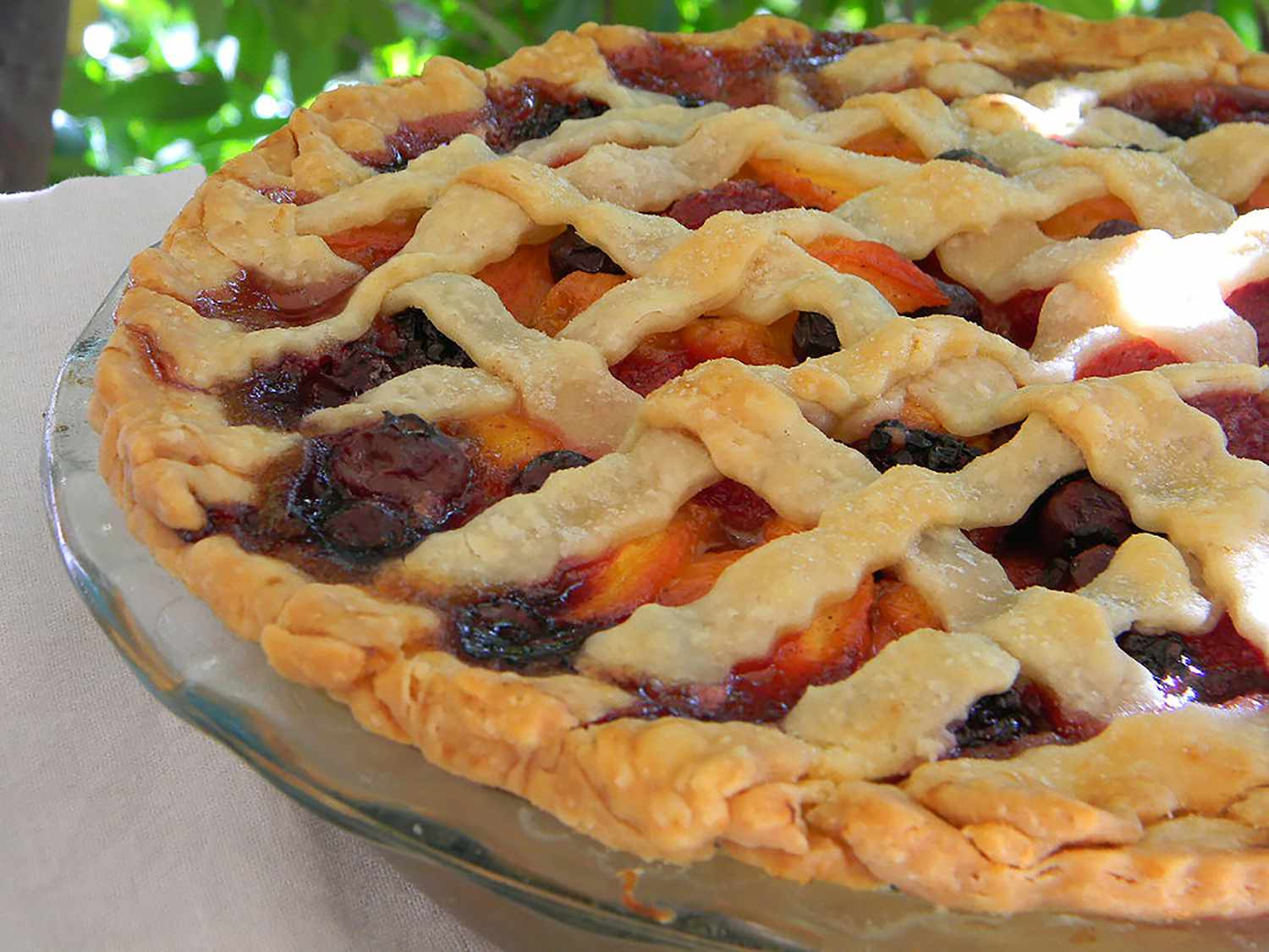 Mùa hè ở đây Triple Berry Peach Pie