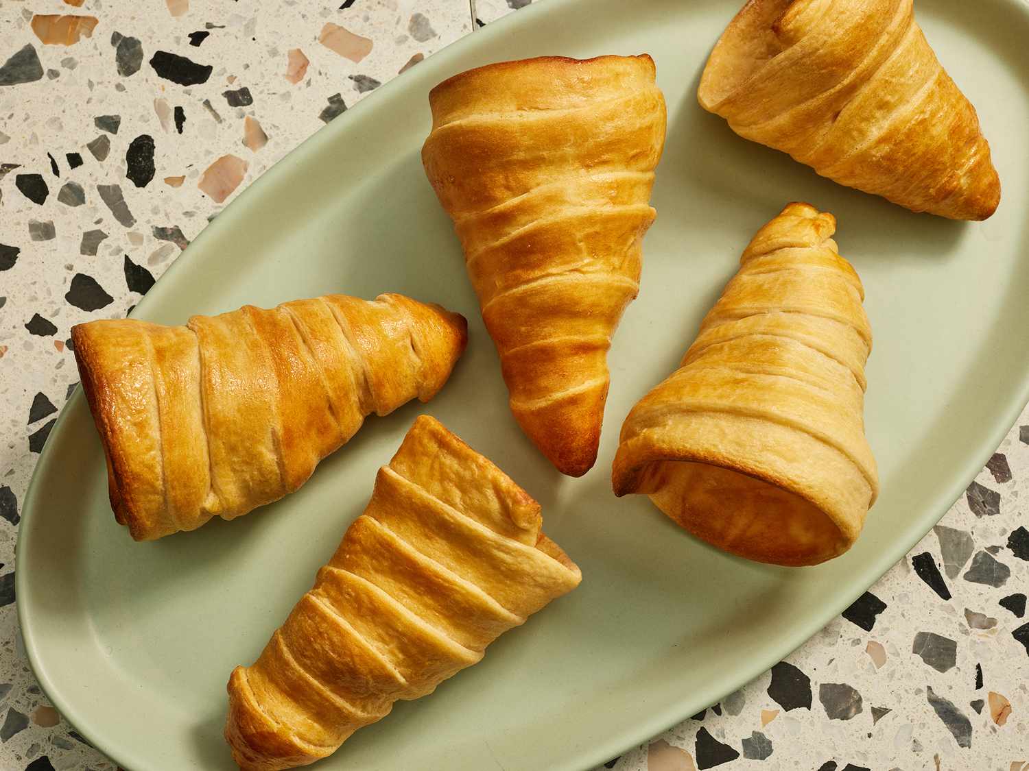 CROISSANT ICE CEME CONES