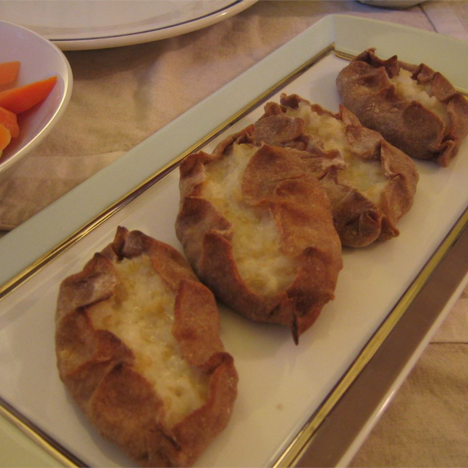 Bánh nướng Karelian (Karjalanpiirakka)