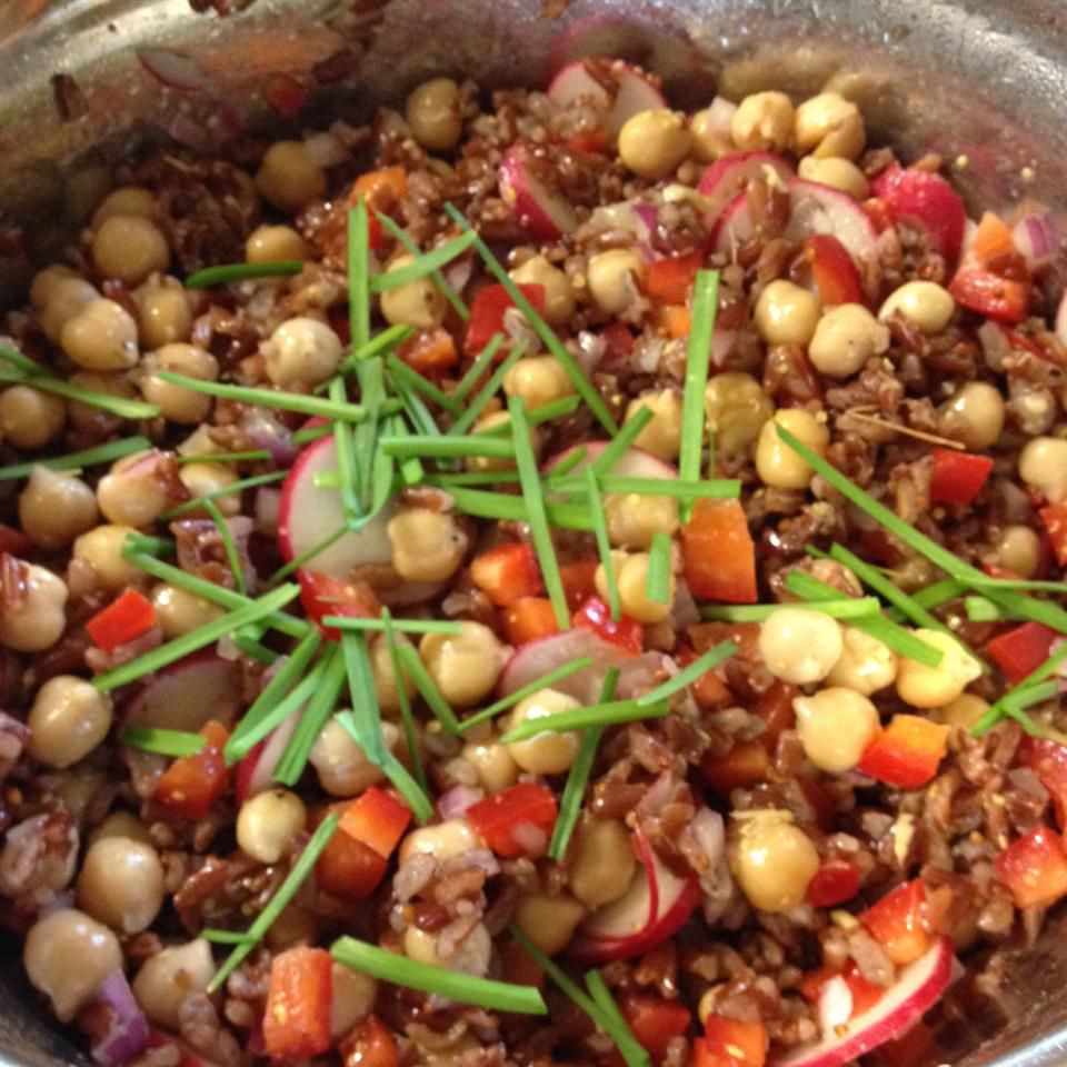 Salad gạo đỏ