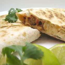 Gà nướng quesadillas