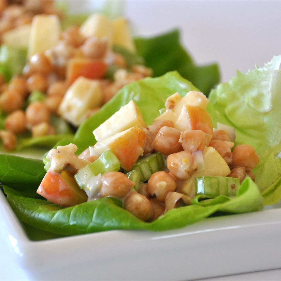 Salad đậu garbanzo