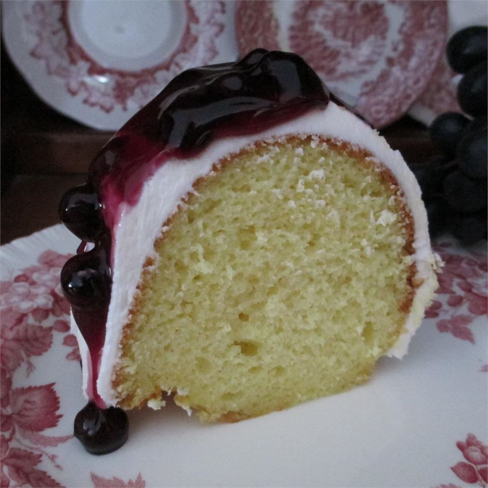 Bundt Cake Fruit Celemation