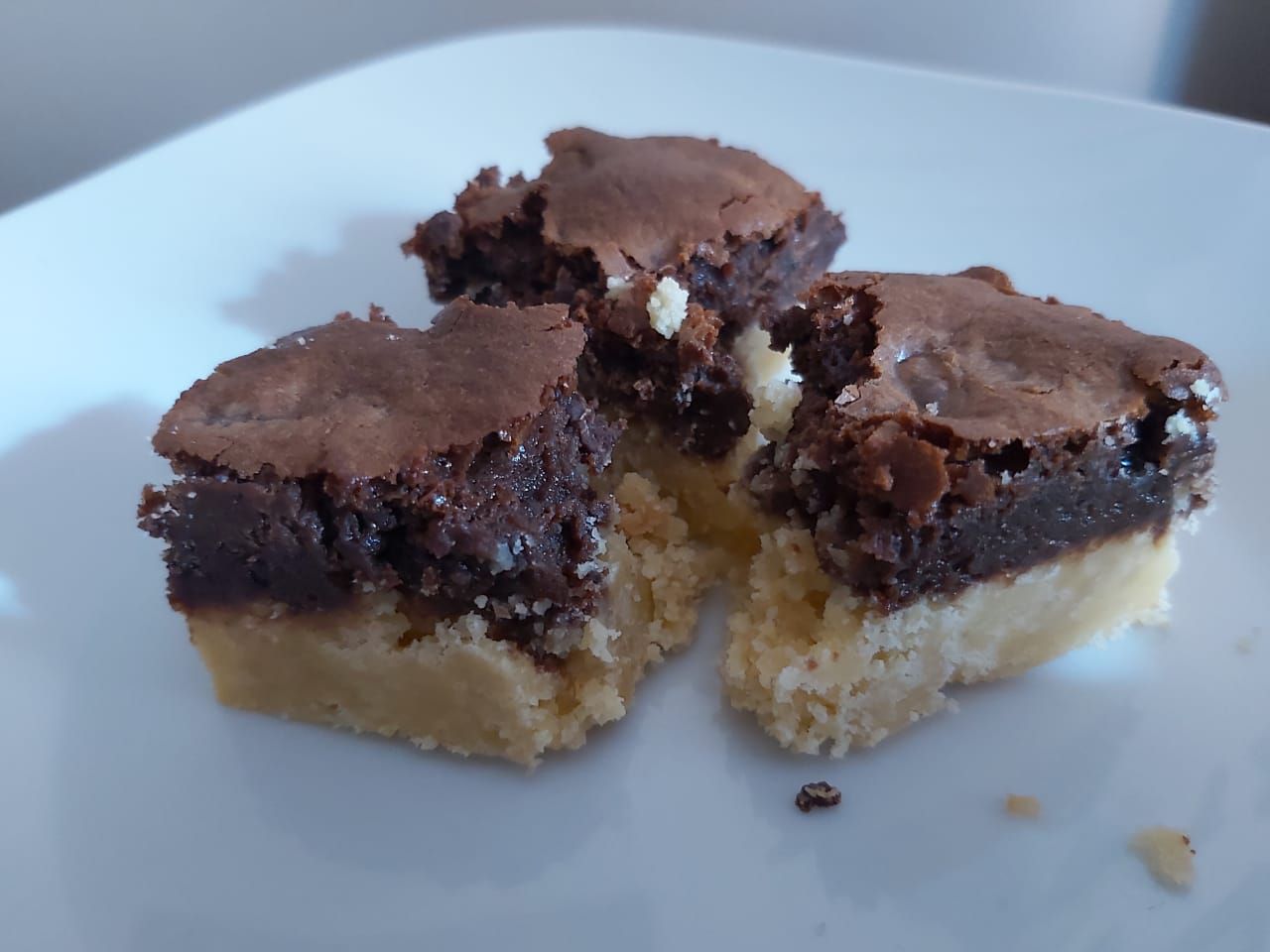 Gooey brownies với lớp vỏ ngắn