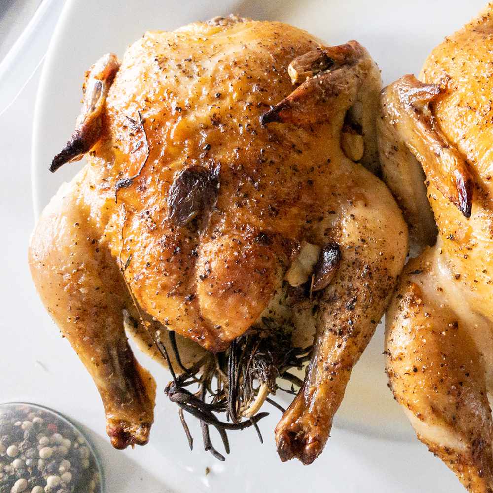 Cornish Game Hens với tỏi và hương thảo