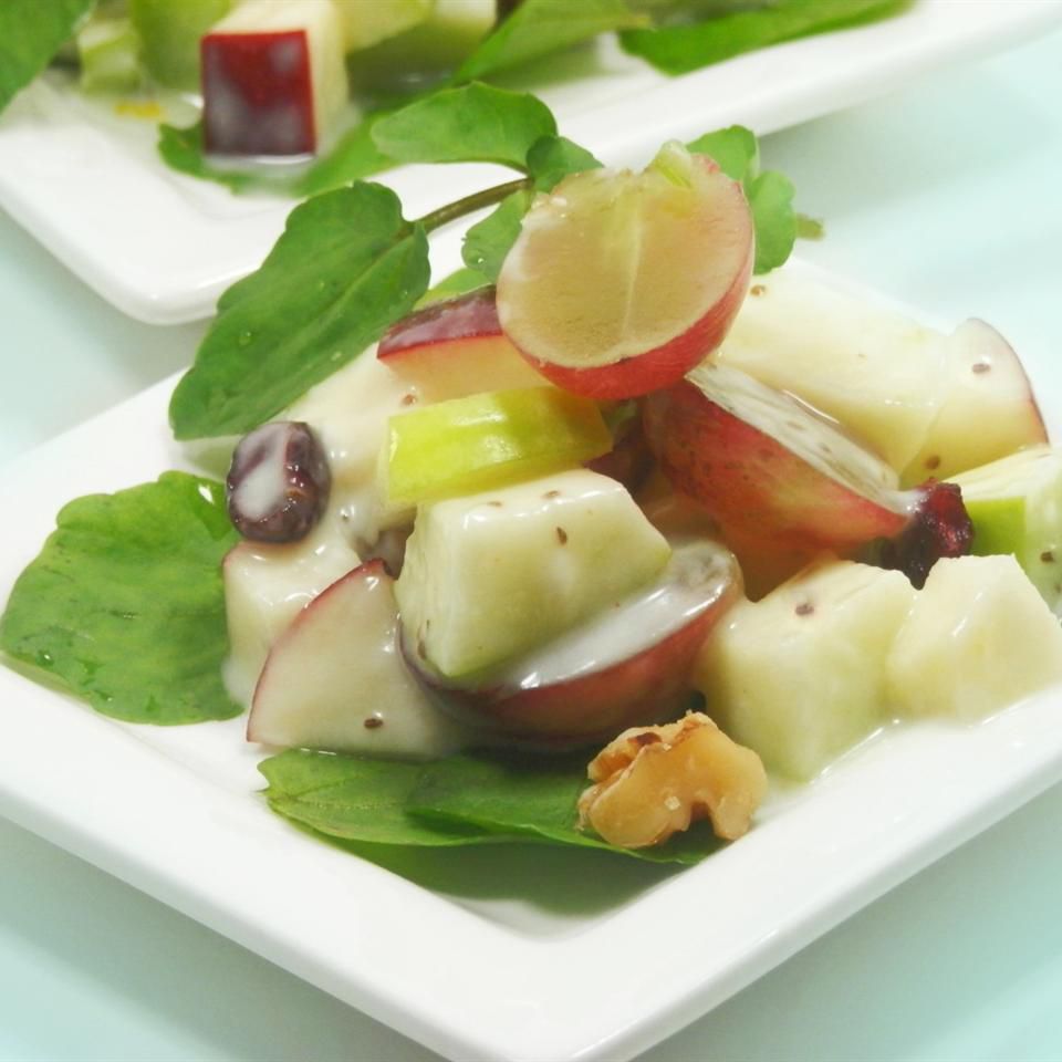 Salad Waldorf với sữa chua