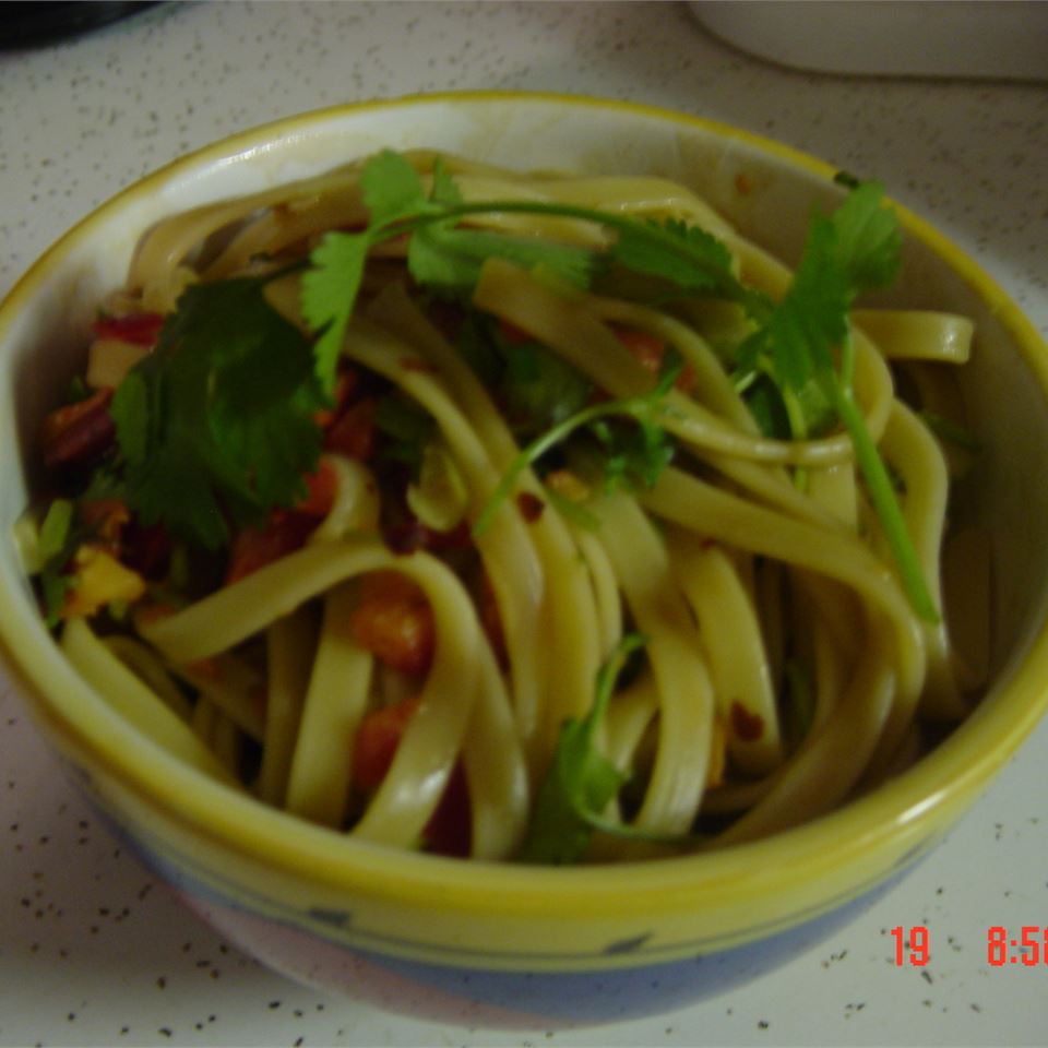 Salad mì ống lạnh Trung Quốc